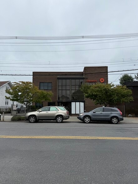 3485 E Tremont Ave, Bronx, NY for lease - Building Photo - Image 3 of 5