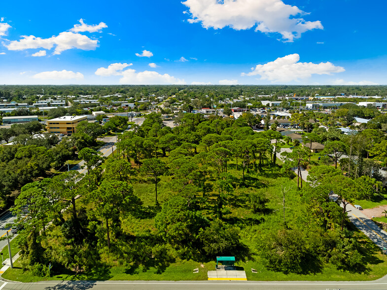 670 8th St, Vero Beach, FL for sale - Aerial - Image 2 of 16