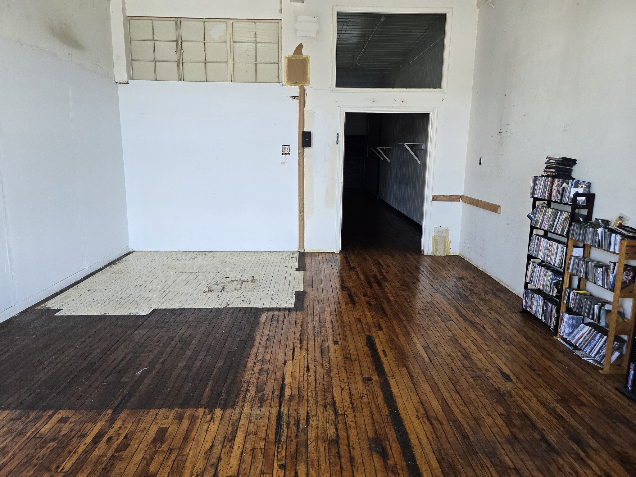 208 S Pulaski St, Baltimore, MD for lease Interior Photo- Image 1 of 6