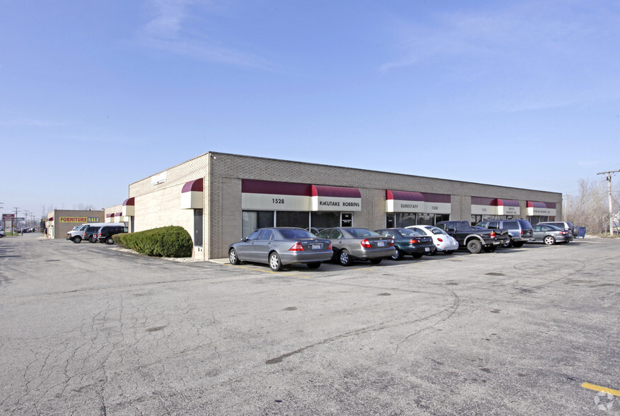 1500-1534 E Algonquin Rd, Arlington Heights, IL for lease - Primary Photo - Image 1 of 17