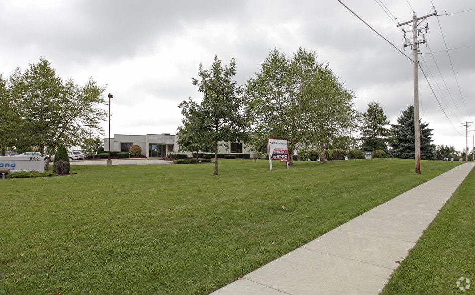 999 S Wells St, Lake Geneva, WI for sale - Building Photo - Image 1 of 1