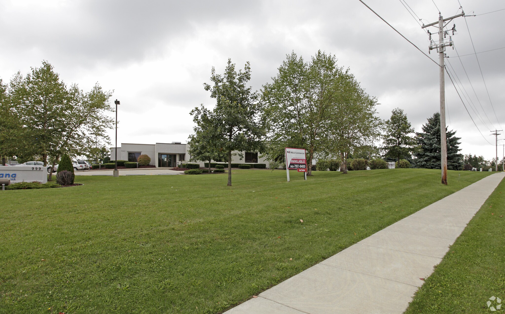 999 S Wells St, Lake Geneva, WI for sale Building Photo- Image 1 of 1