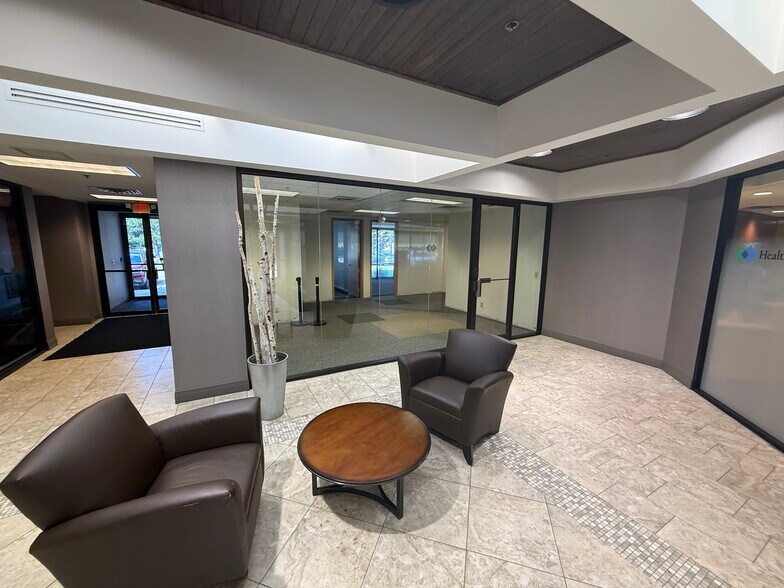 1210 W County Road E, Arden Hills, MN for lease - Building Photo - Image 2 of 4