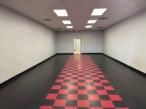 1569 N Aspen St, Lincolnton, NC for lease Interior Photo- Image 1 of 2