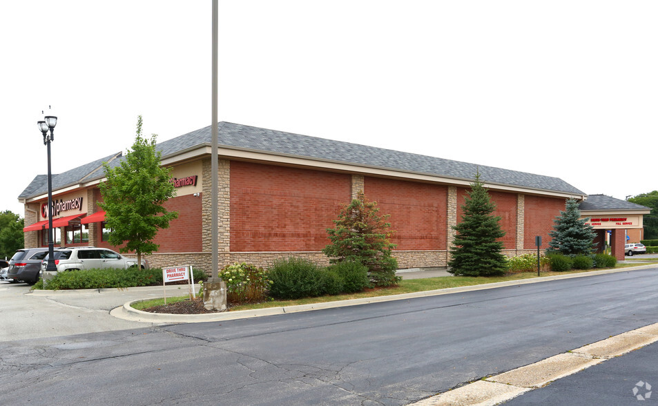 2075 S Lake St, Mundelein, IL for lease - Building Photo - Image 3 of 4