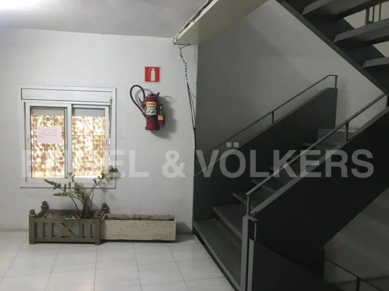 Retail in Barcelona, Barcelona for sale - Building Photo - Image 1 of 3