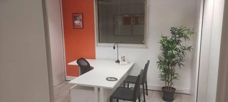 Office in Avignon for lease - Interior Photo - Image 3 of 5