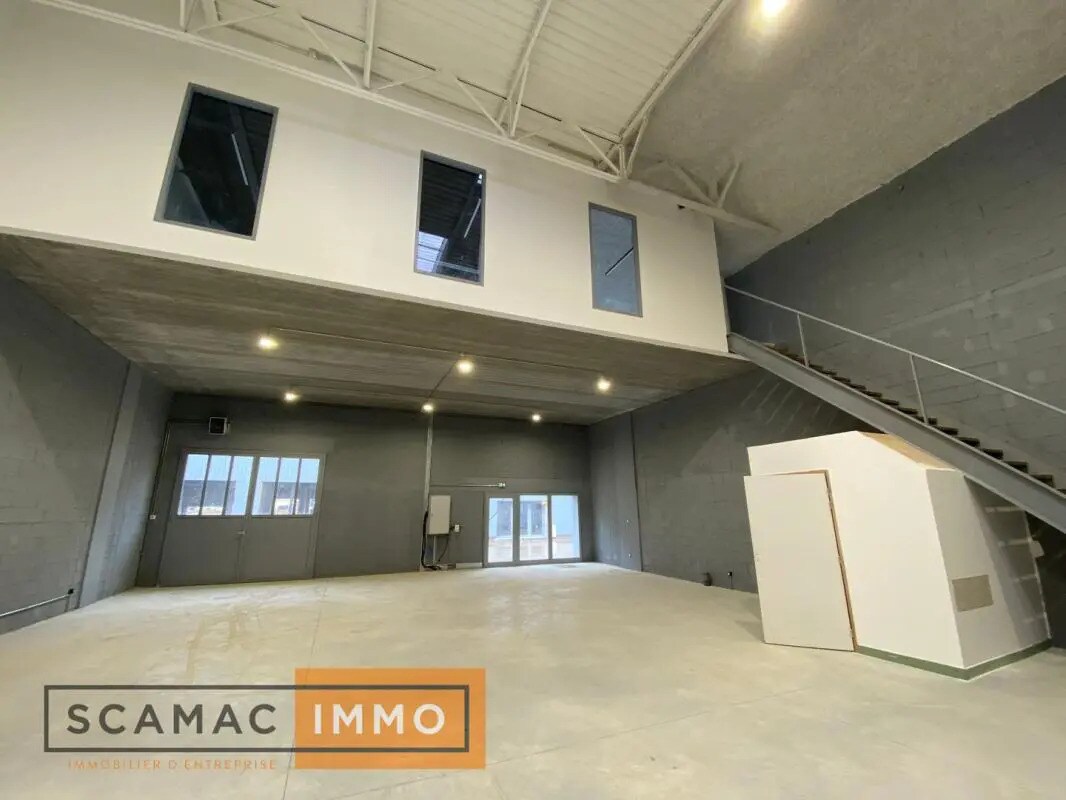 Flex in Vaux-le-Pénil for lease Interior Photo- Image 1 of 18