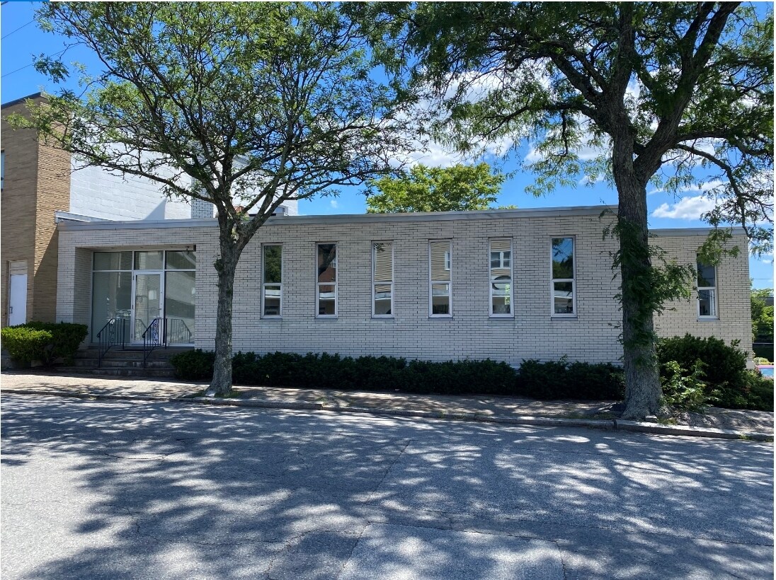 129 Wayland Ave, Providence, RI for sale Primary Photo- Image 1 of 1