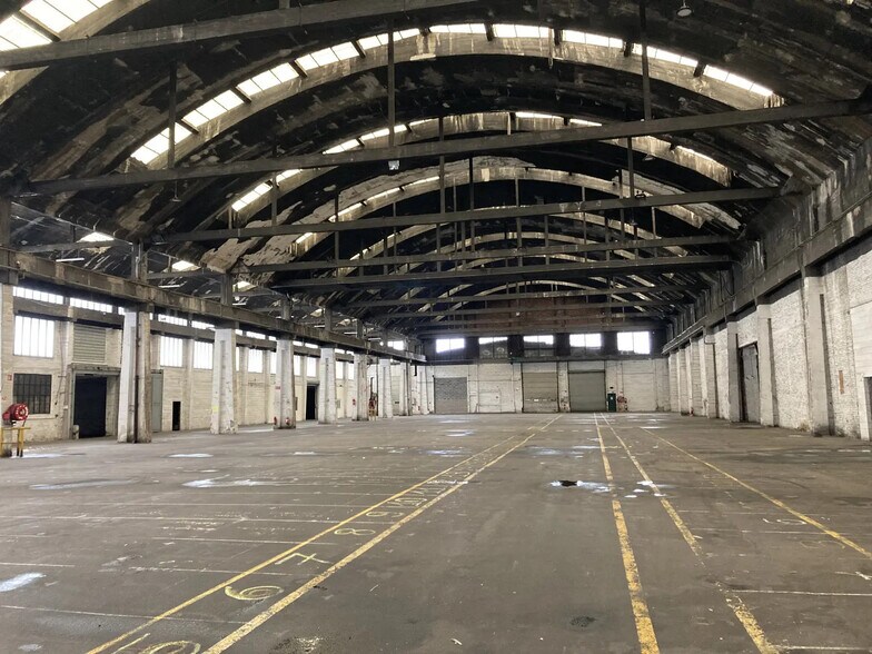 Flex in Sin-le-Noble for sale - Building Photo - Image 2 of 6