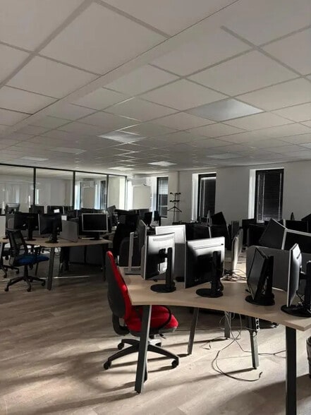 183 Avenue Georges Clemenceau, Nanterre for lease - Interior Photo - Image 3 of 10