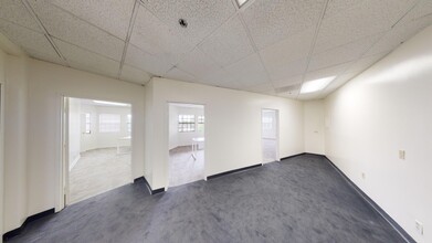 120 N Victory Blvd, Burbank, CA for lease Interior Photo- Image 2 of 6