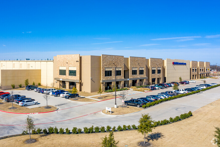 2119 N I-35 E, DeSoto, TX for lease - Building Photo - Image 3 of 24