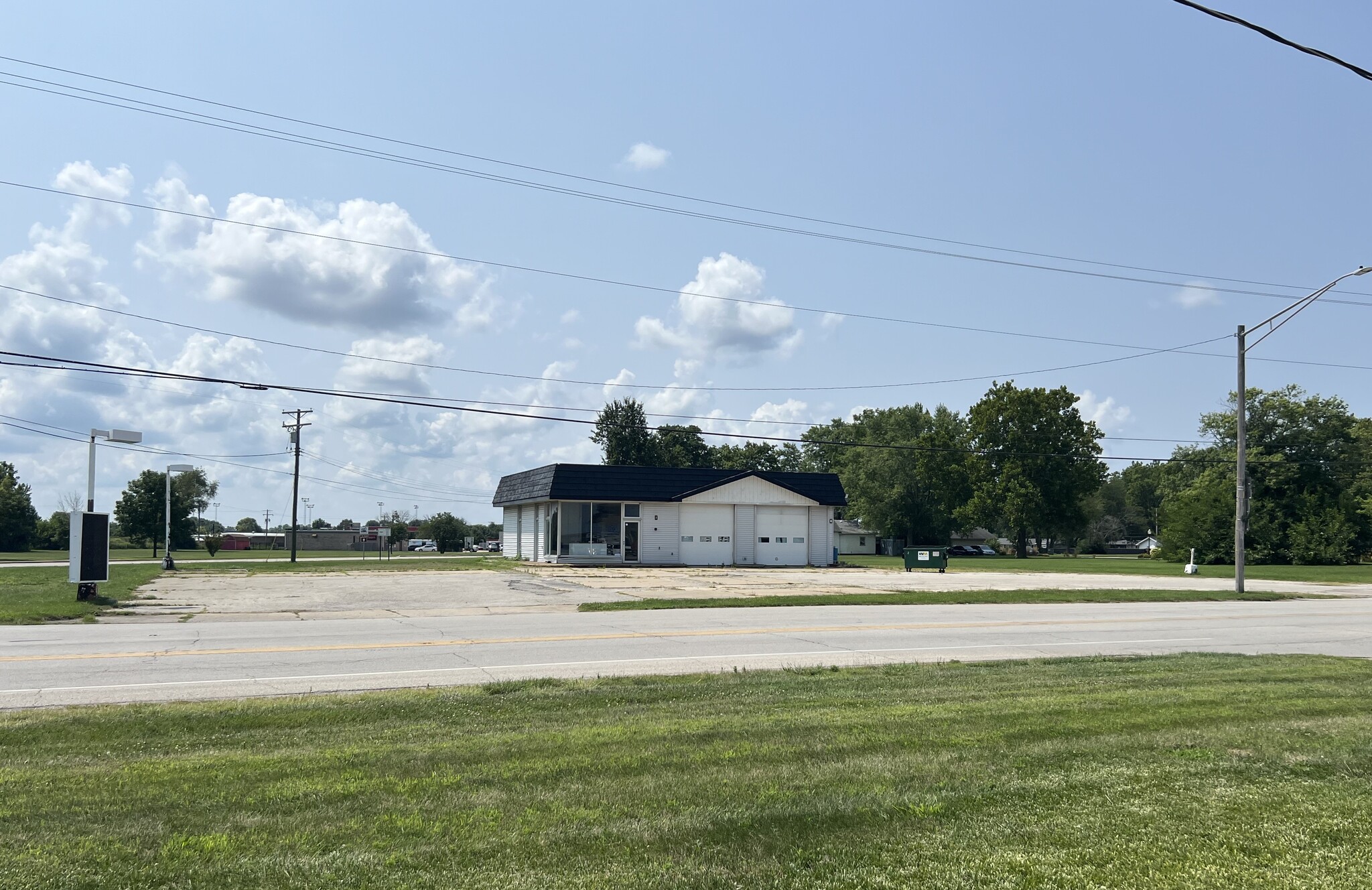 2710 E Andrew Rd, Sherman, IL for sale Primary Photo- Image 1 of 2