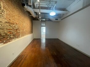 2215 Strand St, Galveston, TX for lease Interior Photo- Image 1 of 2