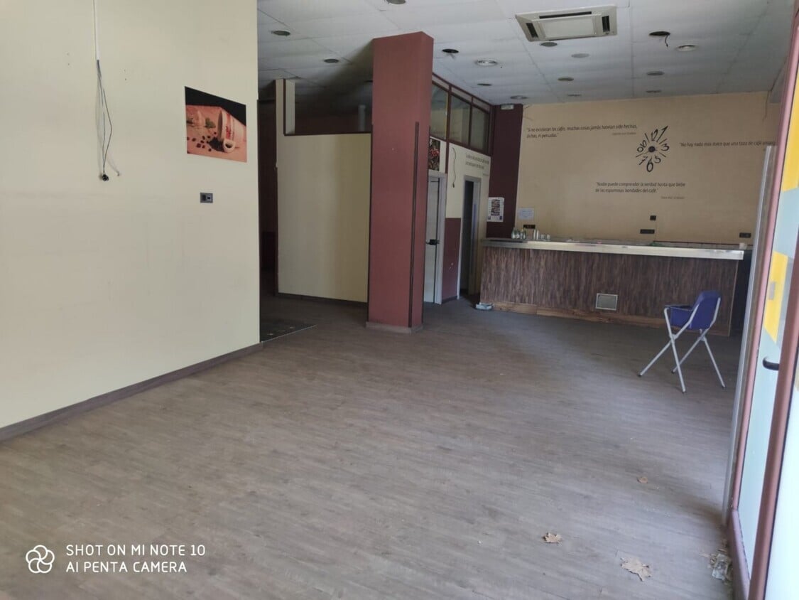 Cornellà de Llobregat, BAR 08940 - - - Interior Photo - Image 2 of 7