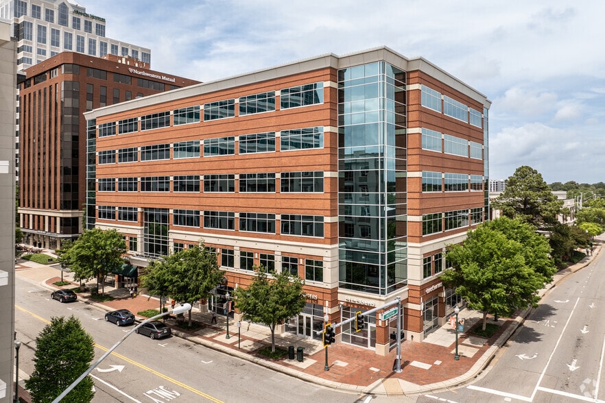 4500 Main St, Virginia Beach, VA for lease - Building Photo - Image 1 of 7
