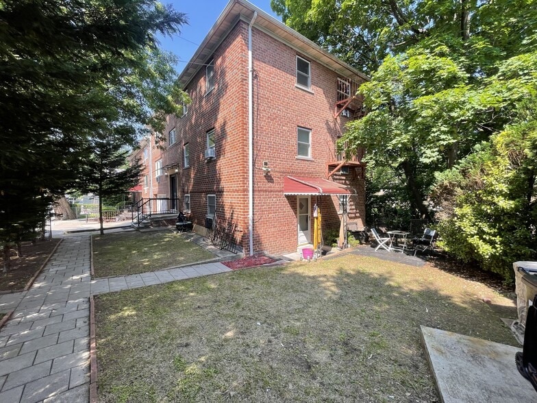 5834 Fieldston Rd, Bronx, NY for sale - Building Photo - Image 2 of 7