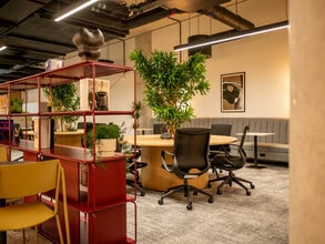 135 Park St, London for lease Interior Photo- Image 2 of 20