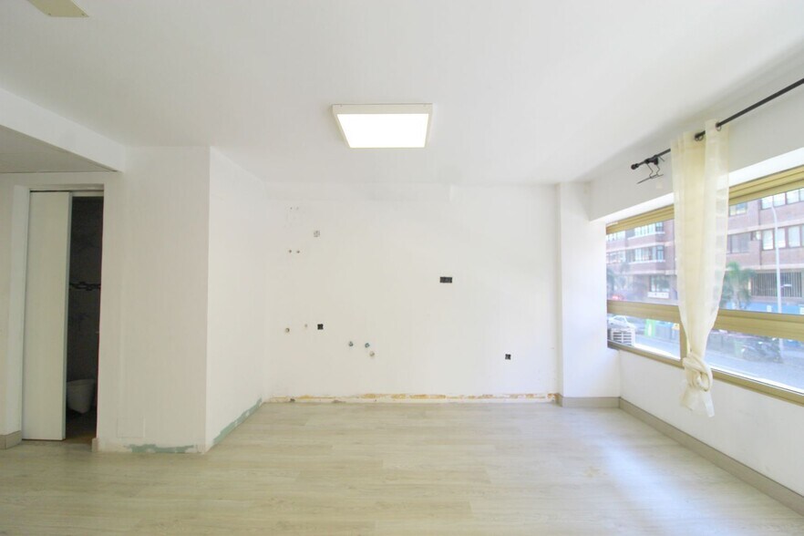 Rafael, 24, Las Palmas de Gran Canaria, Las Palmas for sale - Interior Photo - Image 1 of 11