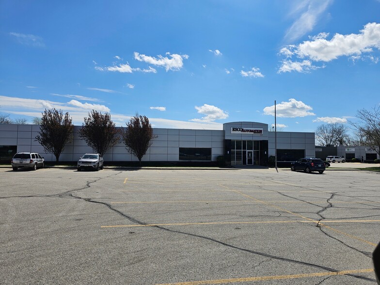 4905 Hubbell Ave, Des Moines, IA for lease - Building Photo - Image 1 of 9