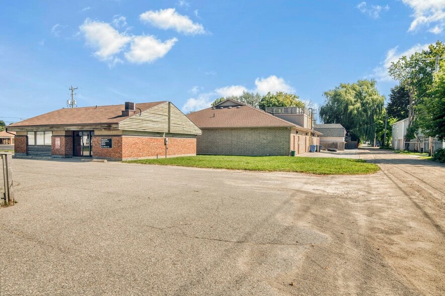 215 First Av E, Shelburne, ON for sale - Building Photo - Image 3 of 17