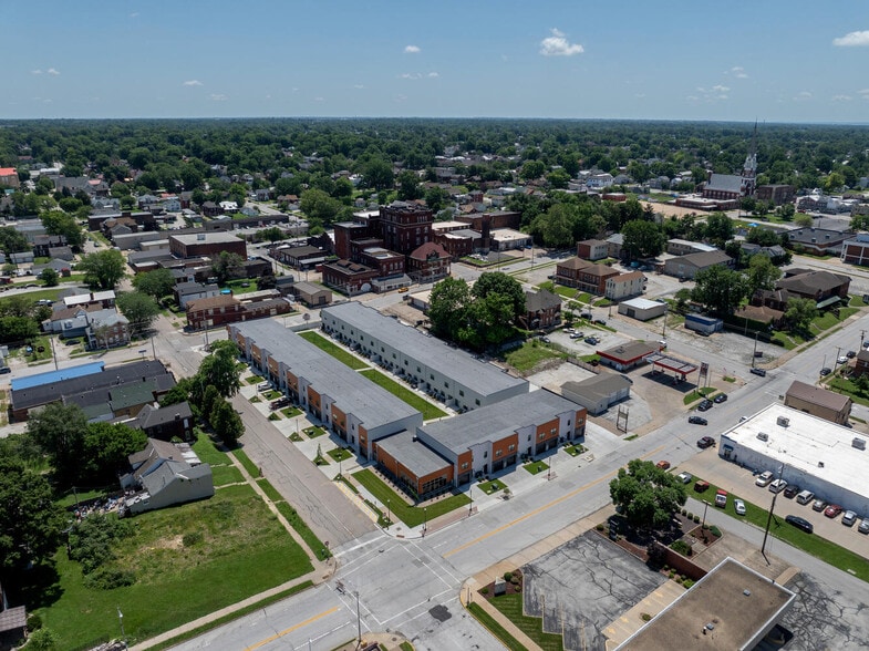 201 S 8th St, Quincy, IL for sale - Building Photo - Image 2 of 36