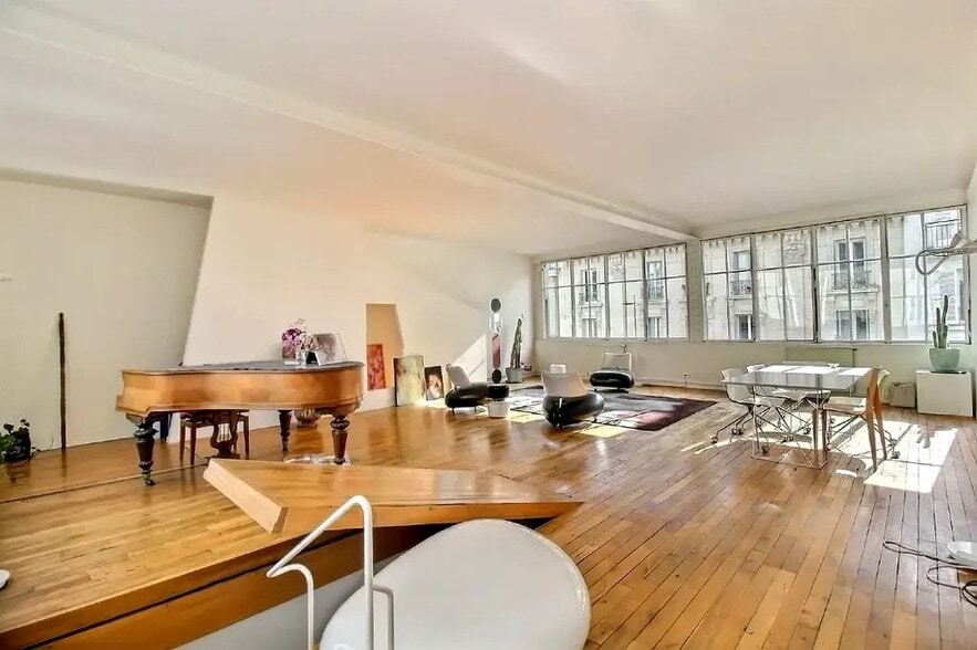 Office in Paris for sale - Interior Photo - Image 1 of 7