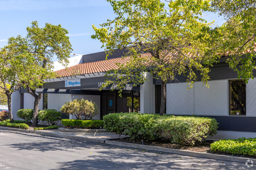 528-532 Mercury Dr, Sunnyvale, CA for lease - Building Photo - Image 2 of 8