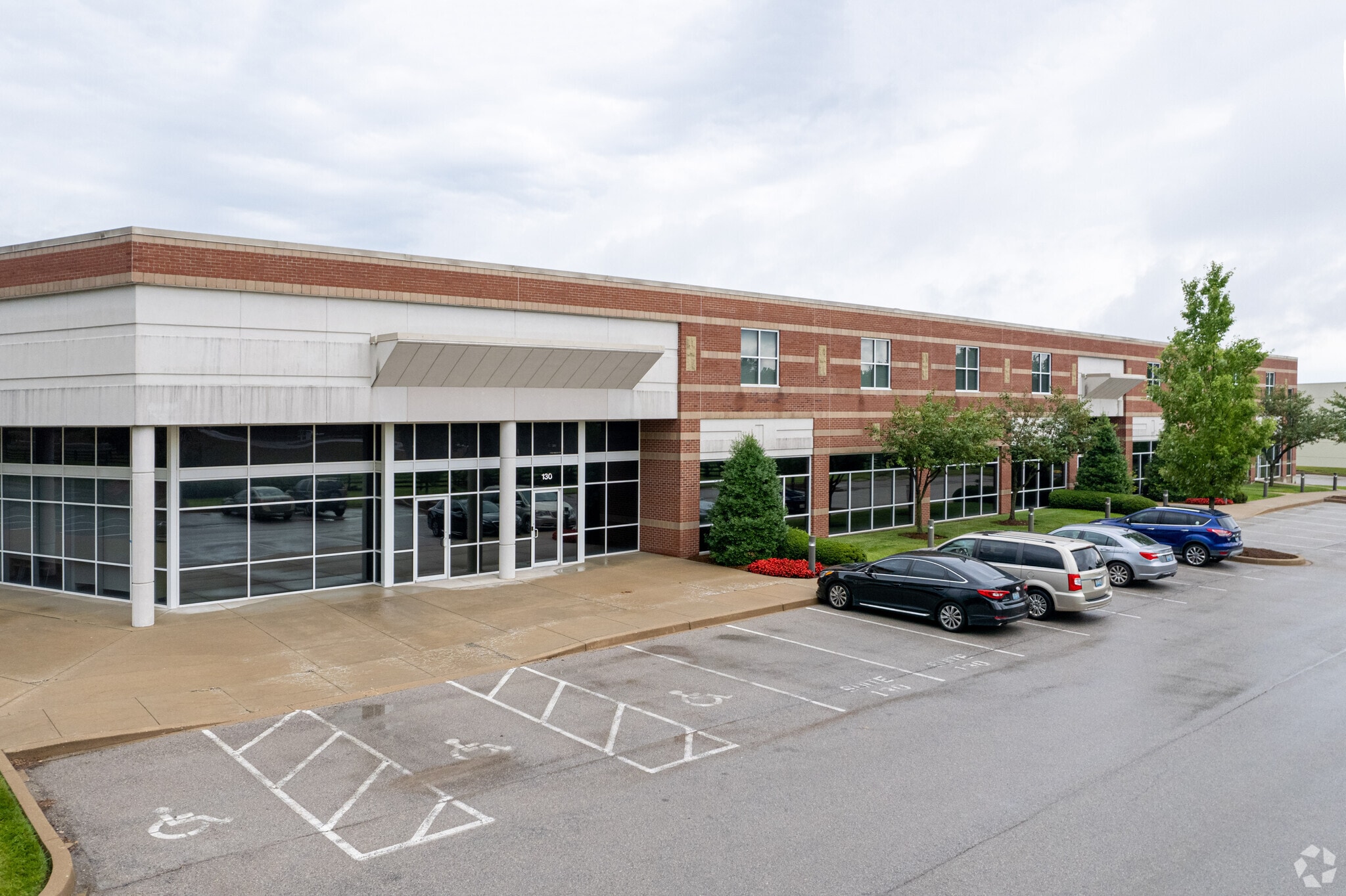 2700 Stanley Gault Pky, Louisville, KY for lease Primary Photo- Image 1 of 6