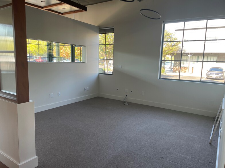 807 St Helena Hwy, Saint Helena, CA for lease - Interior Photo - Image 2 of 22