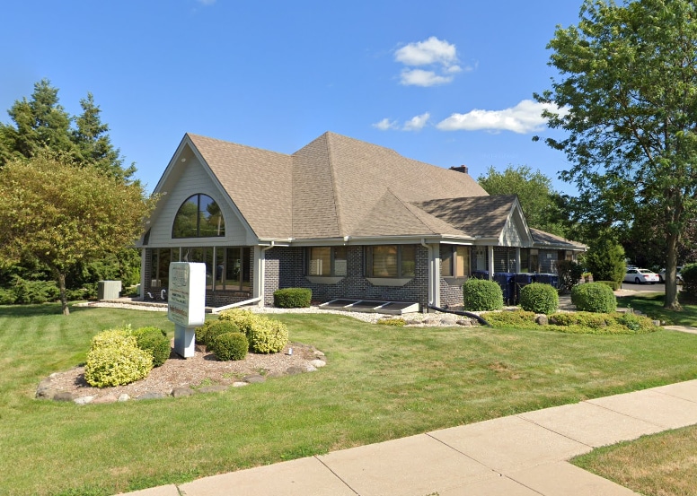 1616 N Randall Ave, Janesville, WI for lease - Building Photo - Image 1 of 1