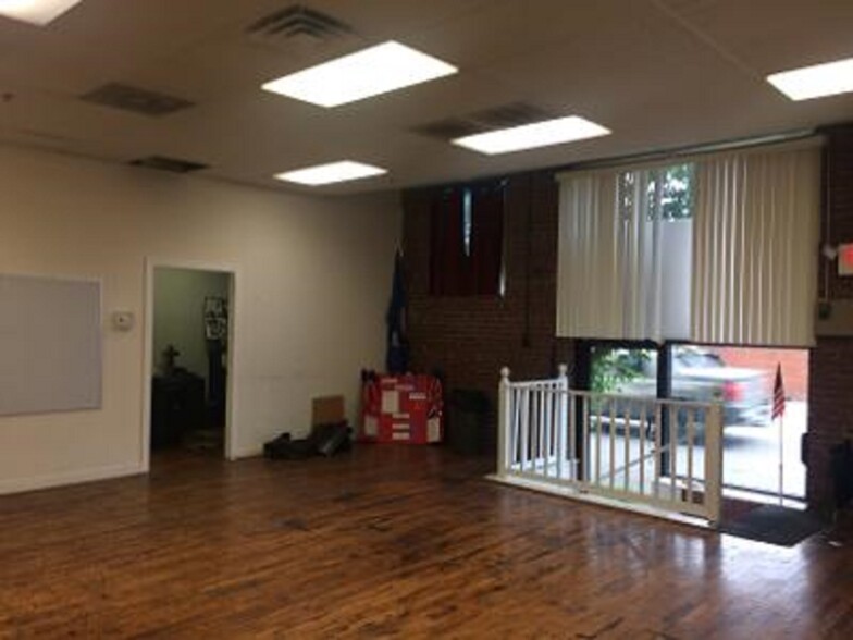 2910-2912 W Moore St, Richmond, VA for lease - Building Photo - Image 3 of 7