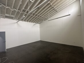 3245 Casitas Ave, Los Angeles, CA for lease Interior Photo- Image 2 of 8