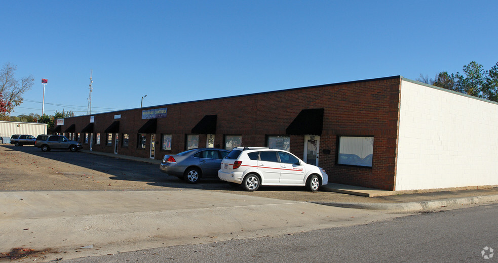 2750-2774 Poplar St, Montgomery, AL for lease - Building Photo - Image 1 of 17