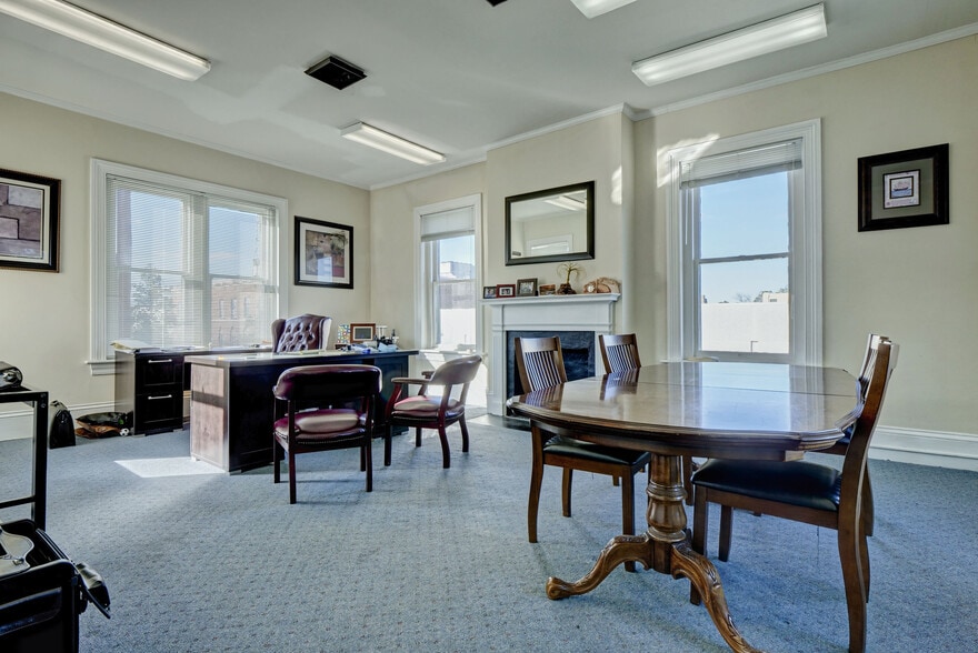 19 N 5th Ave, Wilmington, NC for sale - Interior Photo - Image 3 of 7