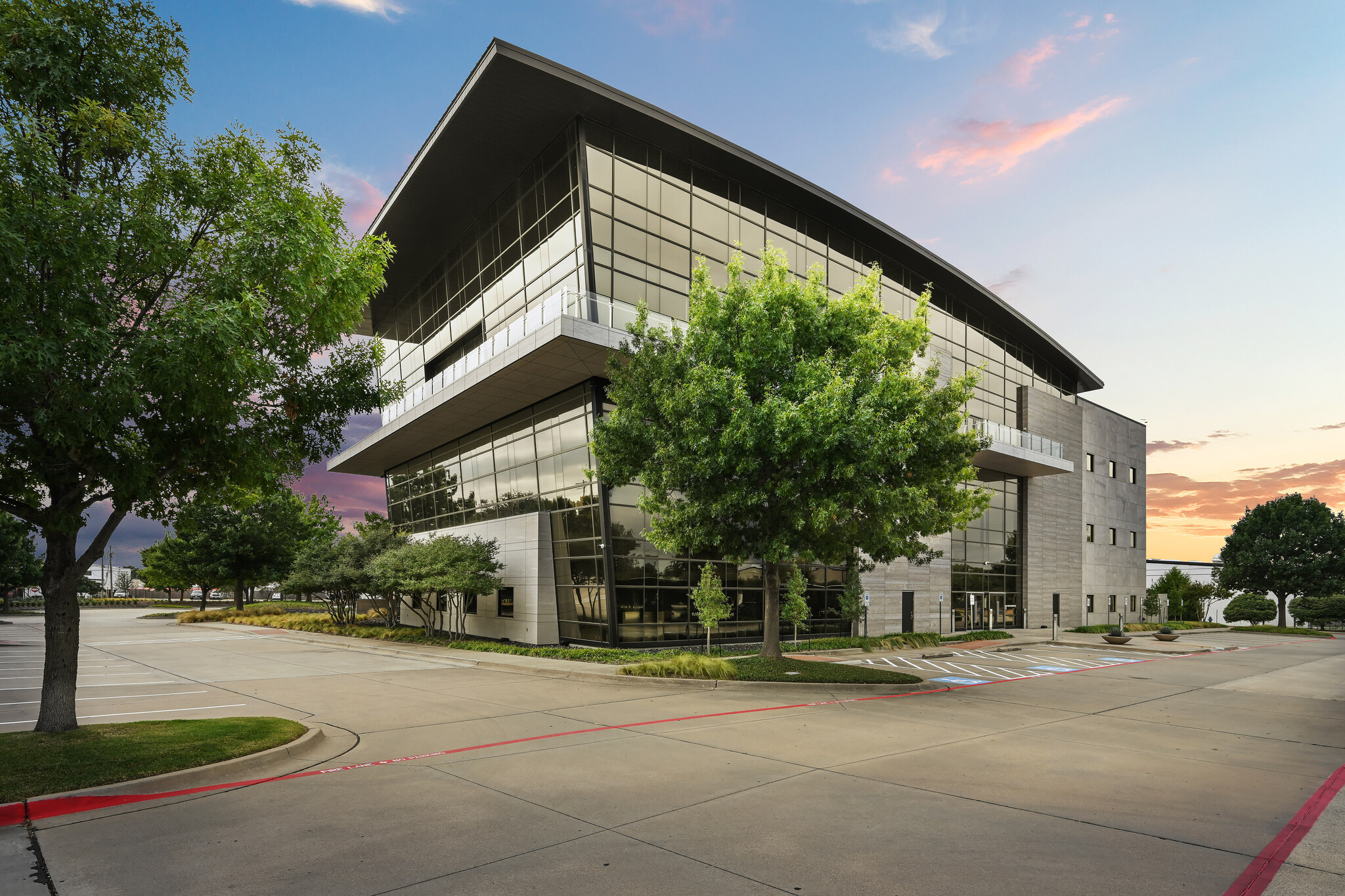 15505 Wright Brothers Dr, Addison, TX for lease Primary Photo- Image 1 of 19