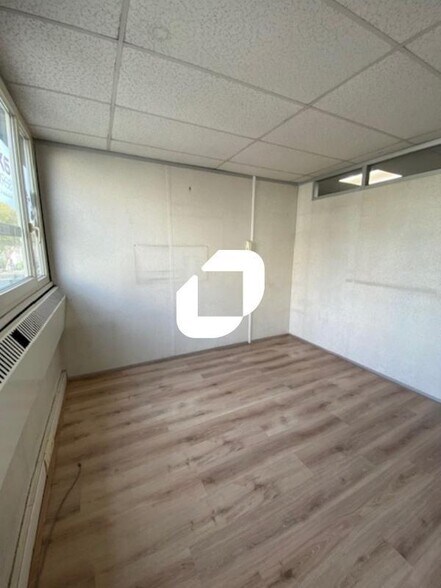 Office in Sèvres for lease - Interior Photo - Image 3 of 15