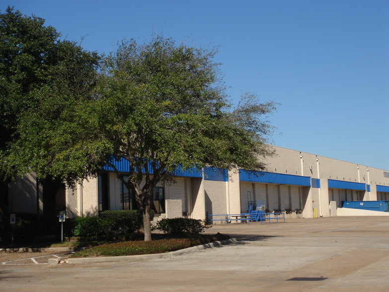 2155 Silber Rd, Houston, TX for lease - Building Photo - Image 3 of 4