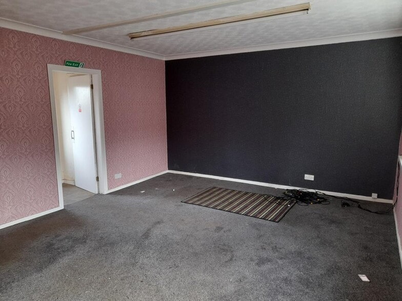 Talbot Square, Cleobury Mortimer for lease - Building Photo - Image 3 of 9