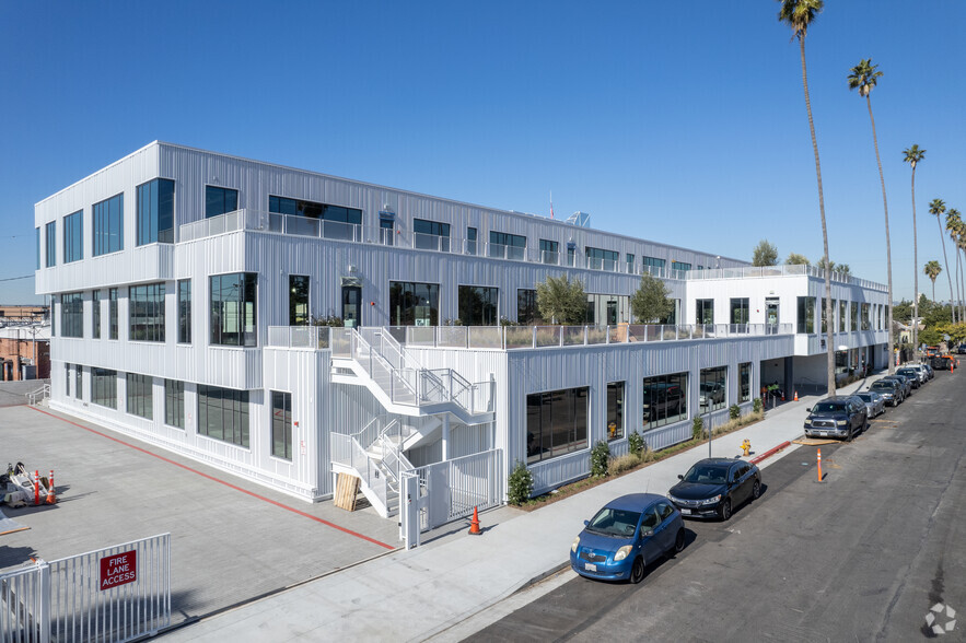 3609 S 10th Ave, Los Angeles, CA for lease - Building Photo - Image 3 of 3