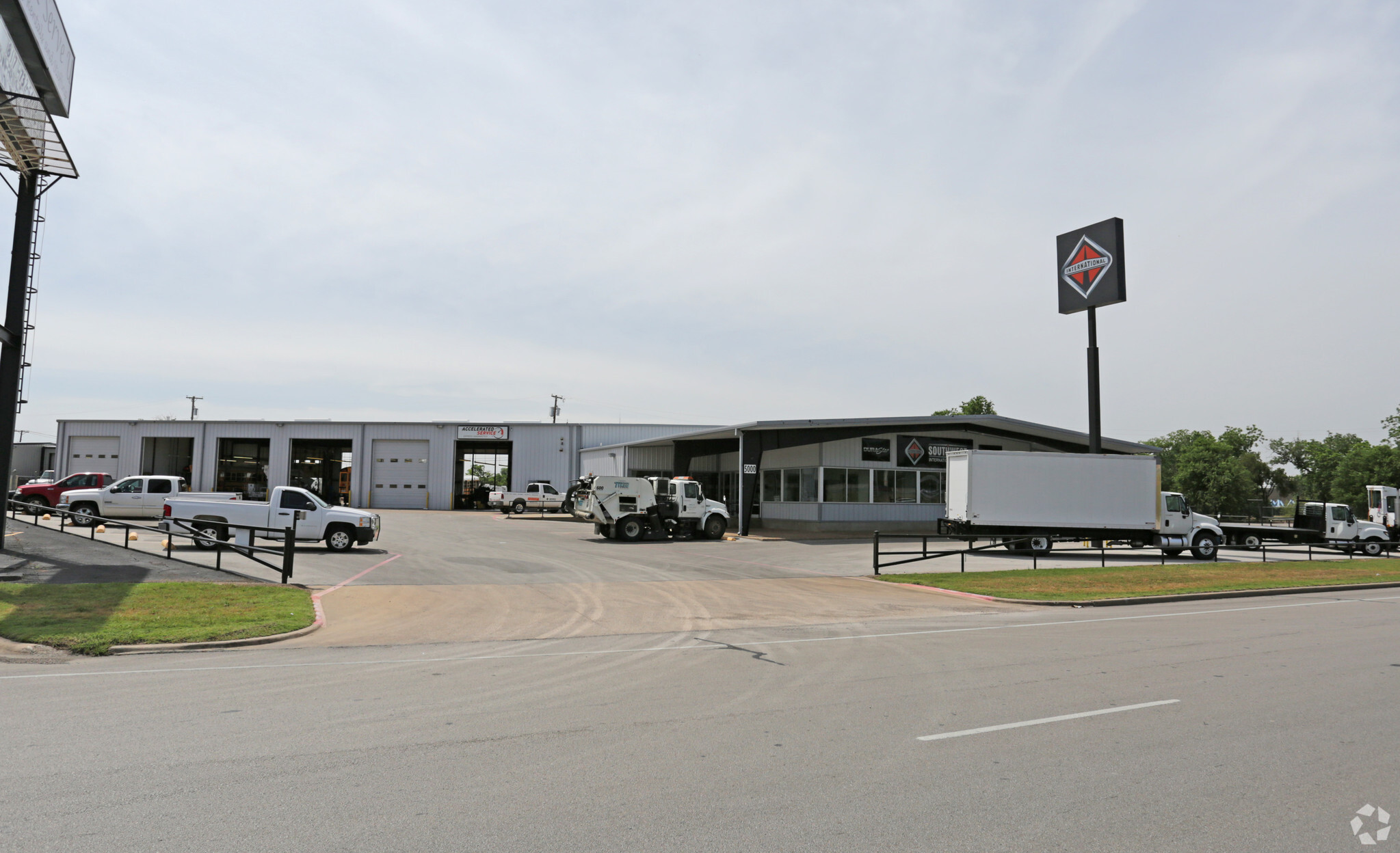 5000 Airport Fwy, Haltom City, TX for sale Building Photo- Image 1 of 1