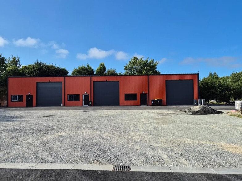 Industrial in Lorient for sale - Building Photo - Image 1 of 5