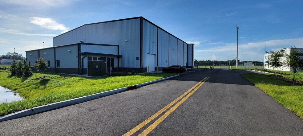 4383 NE 48th Ave, Gainesville, FL for lease - Primary Photo - Image 2 of 4