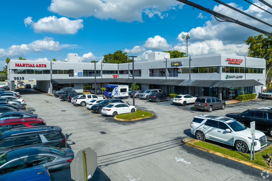 9835 Sunset Dr, Miami, FL for lease - Building Photo - Image 2 of 6