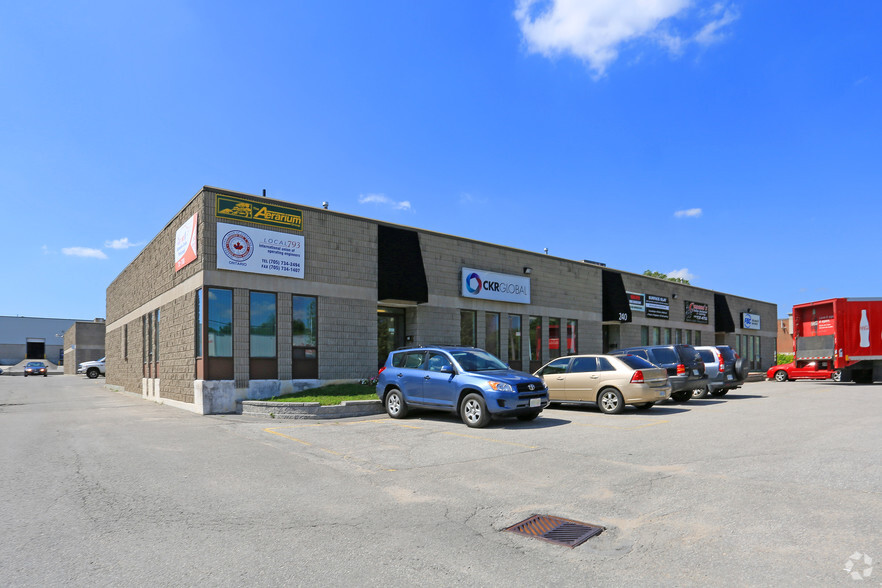 240 Bayview Dr, Barrie, ON for lease - Primary Photo - Image 1 of 2