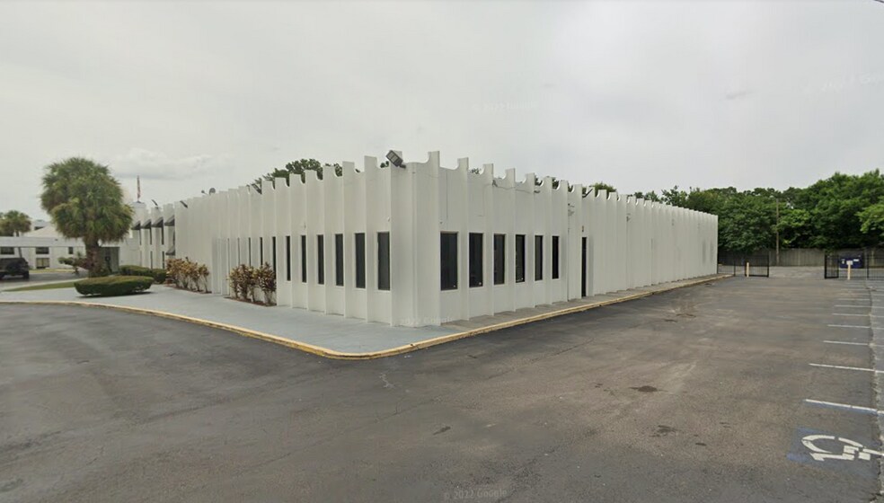 210 E Fowler Ave, Tampa, FL 33612 RESTAURANT BUILDING ONLY FOR LEASE