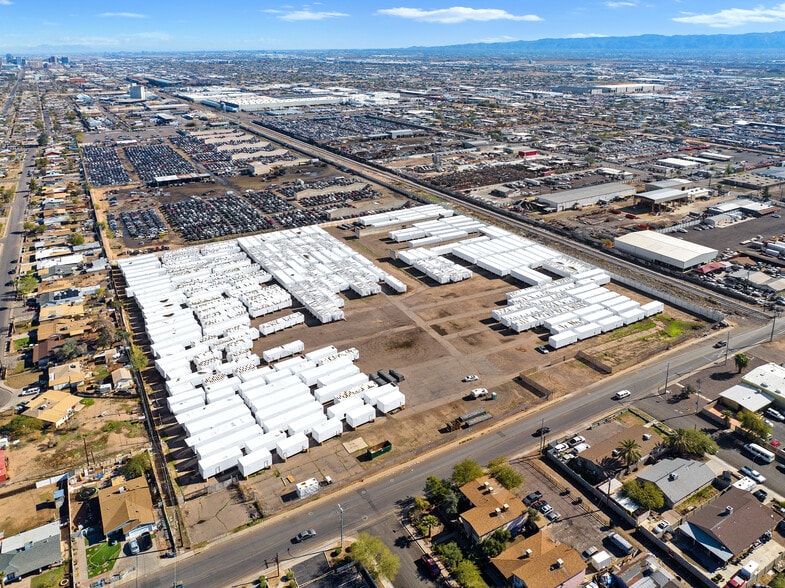 325 S 31st Ave, Phoenix, AZ for lease - Building Photo - Image 2 of 9