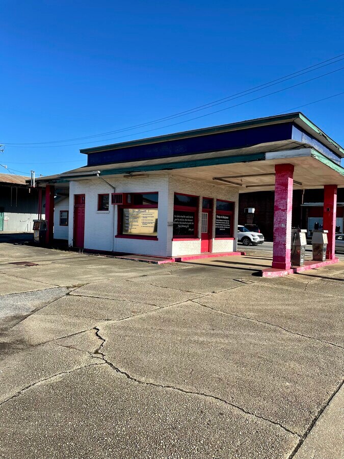 131 Mildred St, Brewton, AL 36426