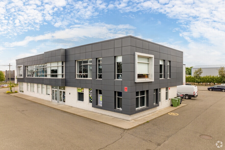 4825-4915 Rue Ambroise-Lafortune, Boisbriand, QC for sale - Building Photo - Image 2 of 4